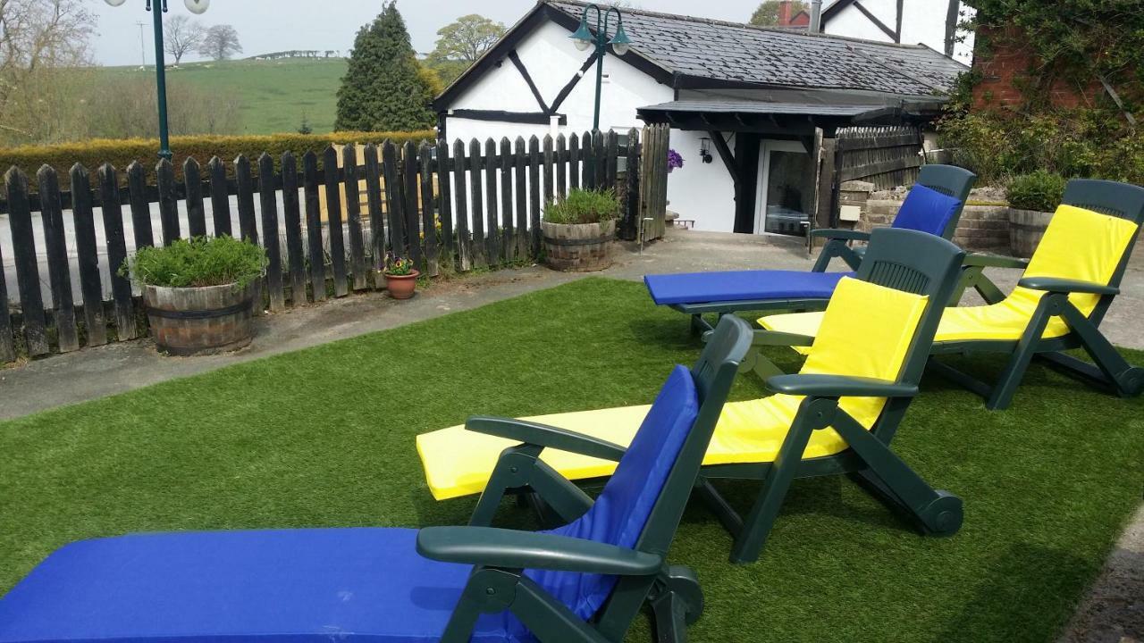 Welsh Row House Llandegla Exterior foto
